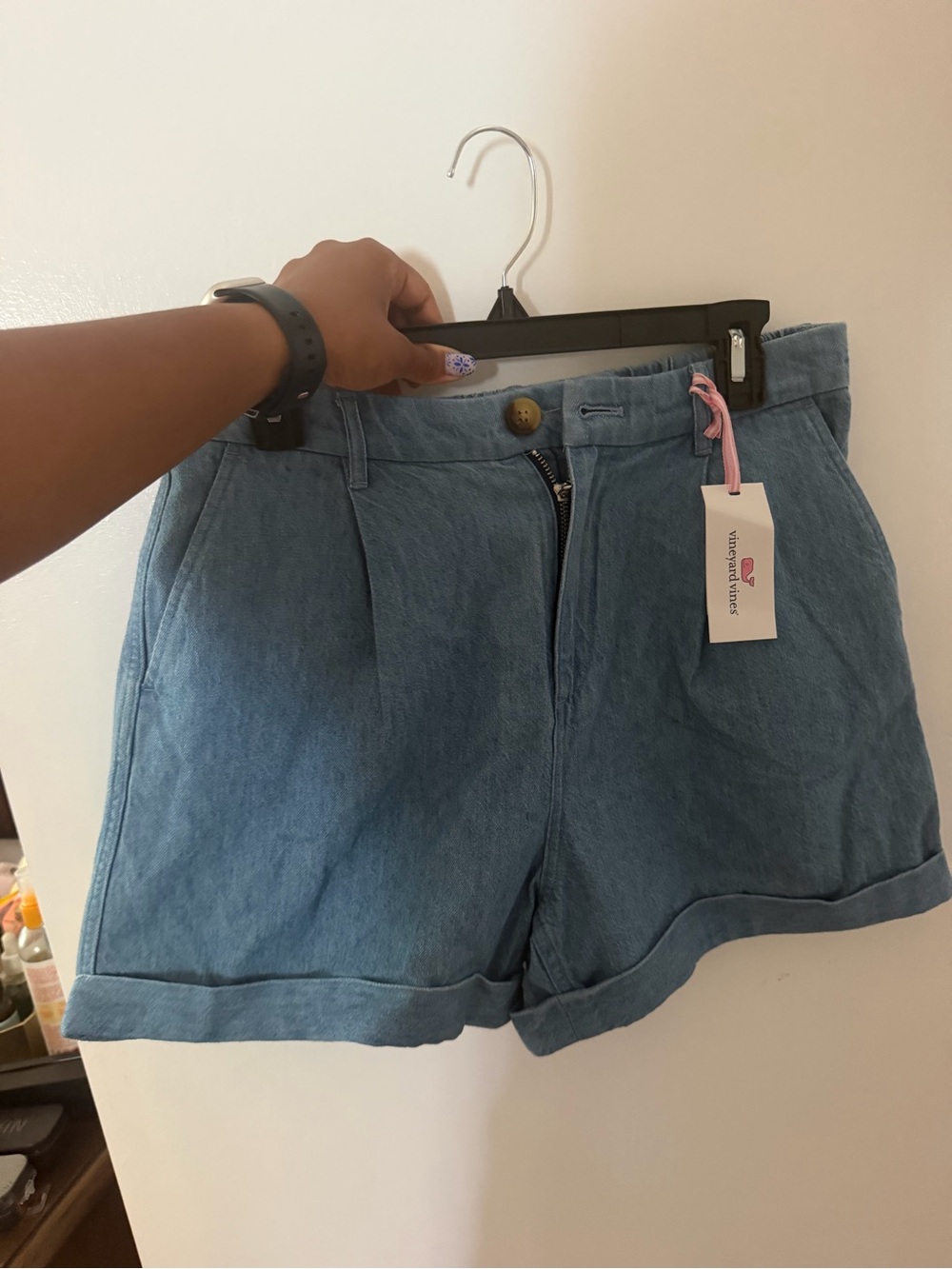 NWT Vineyard Vines Light Blue Denim Cuffed Women's Shorts
